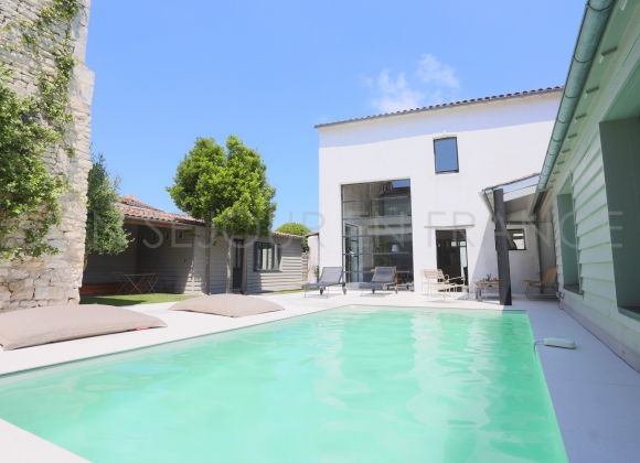 Holiday Villa With Swimming Pool In Le Bois Plage Votaire